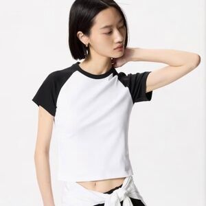 Uniqlo black and white raglan mini t-shirt